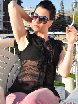 Smoking Mina — photo 3 of 15