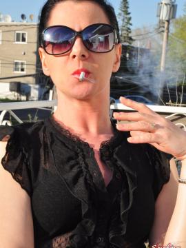 Smoking Mina — photo 7 of 15