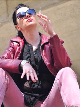 Smoking Mina — photo 3 of 15