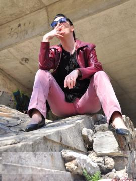 Smoking Mina — photo 6 of 15