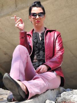 Smoking Mina — photo 13 of 15