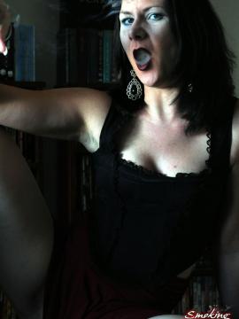 Smoking Mina — photo 3 of 15