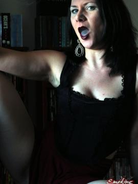 Smoking Mina — photo 4 of 15