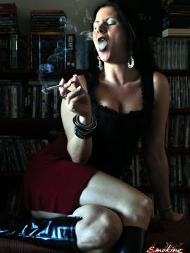 Smoking Mina — photo 5 of 15