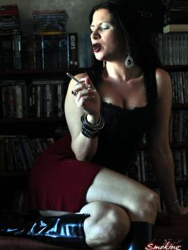 Smoking Mina — photo 7 of 15