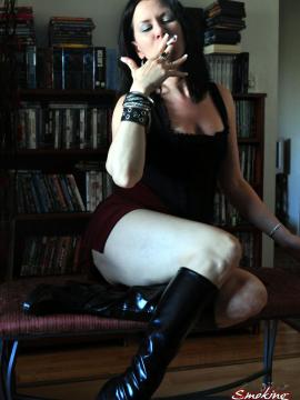 Smoking Mina — photo 4 of 15