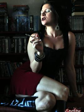 Smoking Mina — photo 6 of 15