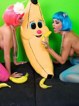 Joslyn James Jessica Jaymes in Fruit Fuck — photo 11 of 14
