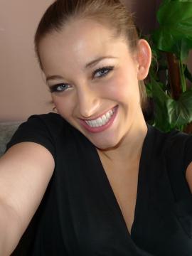 Dani Daniels Posing At Home! — photo 2 of 14