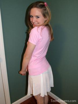 Teen Dreams - Kitty wears a shirt that says she's a virgin — photo 1 of 18