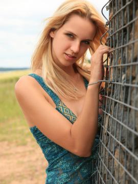 Veronika — photo 9 of 16