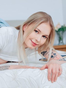 Cutie gives a welcoming solo show — photo 3 of 16