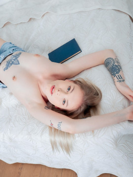 Cutie gives a welcoming solo show — photo 6 of 16
