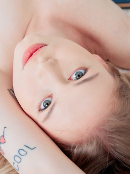 Cutie gives a welcoming solo show — photo 7 of 16