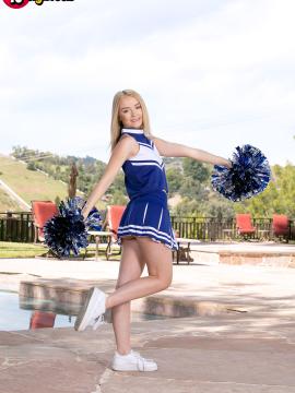 Cheerleader Perks — photo 3 of 16