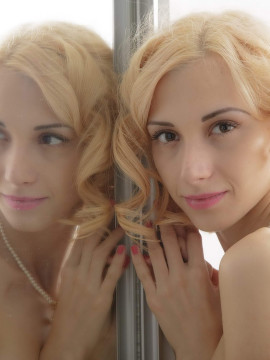Lithe Blonde Solo — photo 7 of 16