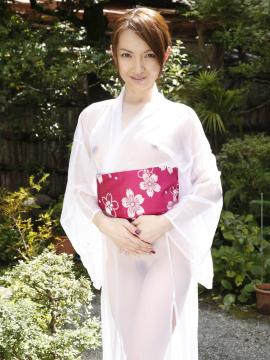 Welcome to the kimono lady Hitomi Hayama — photo 3 of 15