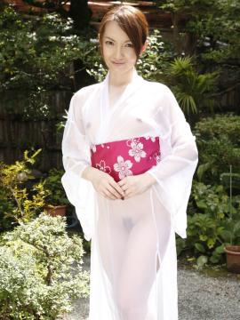 Welcome to the kimono lady Hitomi Hayama — photo 6 of 15