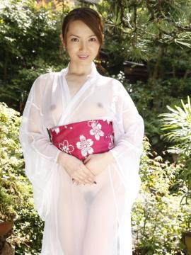 Welcome to the kimono lady Hitomi Hayama — photo 10 of 15