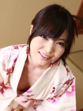 Shino Aoi is so sexy in her bath with her hairy pussy — photo 3 of 15