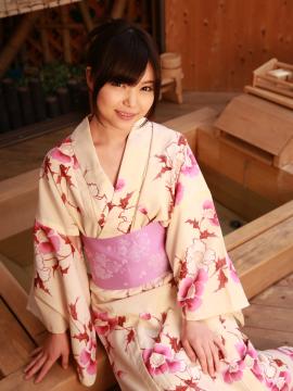 Shino Aoi is so sexy in her bath with her hairy pussy — photo 7 of 15