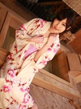 Shino Aoi is so sexy in her bath with her hairy pussy — photo 9 of 15