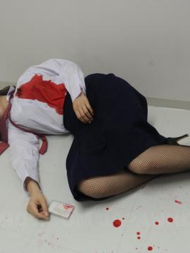 Horny prison guard gets killed by two brown haired lesbo prisoners — photo 15 of 15
