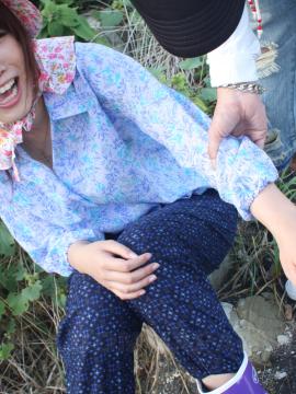 Amateur babe by the boat gets seduced and drilled by lad with camera — photo 9 of 15