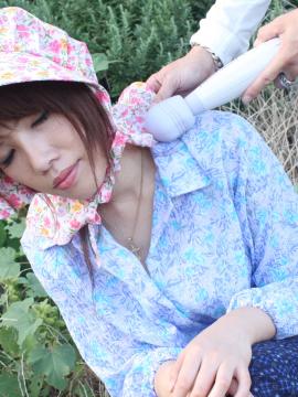 Amateur babe by the boat gets seduced and drilled by lad with camera — photo 10 of 15