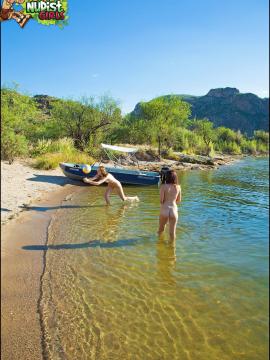 Cami and Bree Naked Volleyball — photo 16 of 16