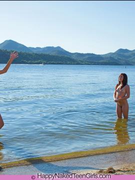 Cami and Bree Naked Volleyball — photo 10 of 16