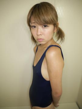 Fu Sazanami is back after her swimming lesson — photo 10 of 15