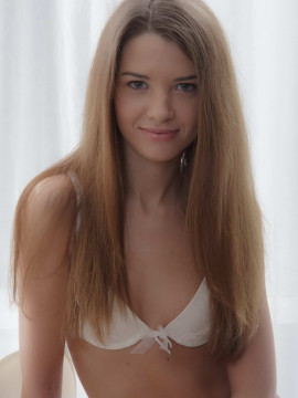Teen pleasing her hot snatch — photo 1 of 15