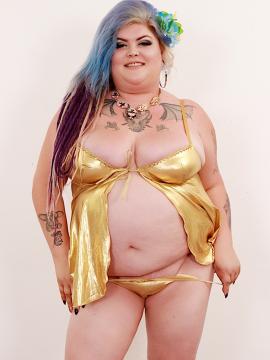 Horny BBW Sasha Syren gets naked and show it all — photo 1 of 16