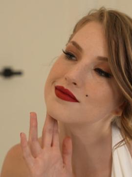 Bigtit beauty Octavia Red is the hottist thing since Marilyn Monroe and just the sight of her gets her BF hard and ready — photo 1 of 16
