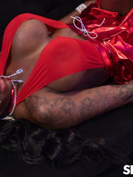 Ebony Mystique Is Undoubtedly A Talented Exhibitionist P - his cum shoots on her face — photo 20 of 30