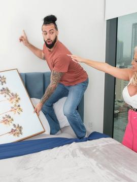 While her son's away, 48-year-old Billie Jean Austin fucks his friend — photo 2 of 16