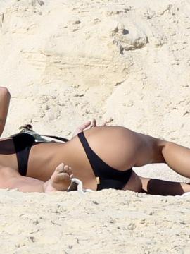 OnlyFans - BIKINI GIRLS 👧 😍 Scene 457 — photo 1 of 20