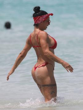 OnlyFans - BIKINI GIRLS 👧 😍 Scene 639 — photo 6 of 20