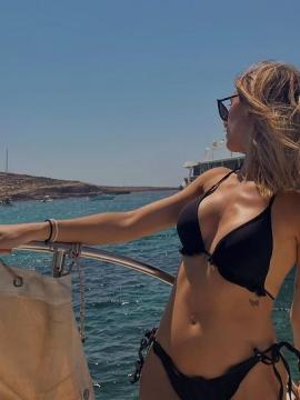 OnlyFans - BIKINI GIRLS 👧 😍 Scene 2030 — photo 2 of 20
