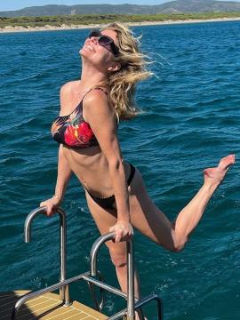 OnlyFans - BIKINI GIRLS 👧 😍 Scene 2410