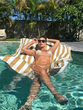 OnlyFans - BIKINI GIRLS 👧 😍 Scene 3736