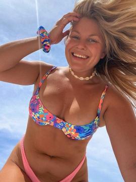 OnlyFans - BIKINI GIRLS 👧 😍 Scene 7811 — photo 2 of 20