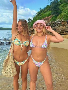 OnlyFans - BIKINI GIRLS 👧 😍 Scene 7828 — photo 1 of 20