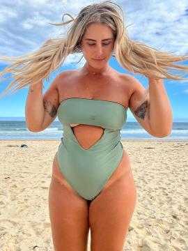 OnlyFans - BIKINI GIRLS 👧 😍 Scene 7910 — photo 7 of 20