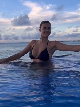 OnlyFans - BIKINI GIRLS 👧 😍 Scene 10375