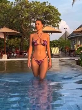 OnlyFans - BIKINI GIRLS 👧 😍 Scene 10379