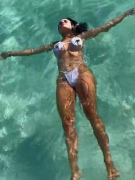 OnlyFans - BIKINI GIRLS 👧 😍 Scene 10412 — photo 17 of 20