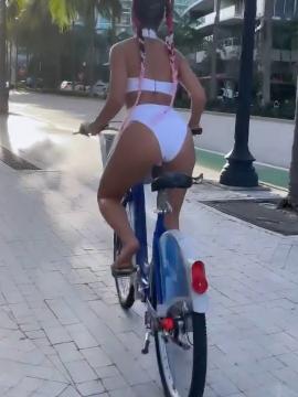 OnlyFans - BIKINI GIRLS 👧 😍 Scene 10572 — photo 2 of 20