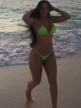 OnlyFans - BIKINI GIRLS 👧 😍 Scene 10577